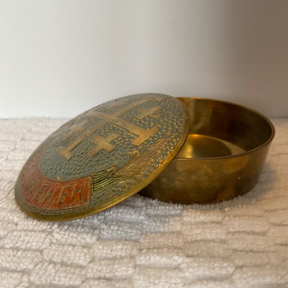 Vintage Bethlehem and Jerusalem Cross Pyx - Enamelled Brass - Picture 8 of 14